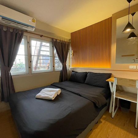 Mind Day Hostel Khaosan Bangkok Bagian luar foto